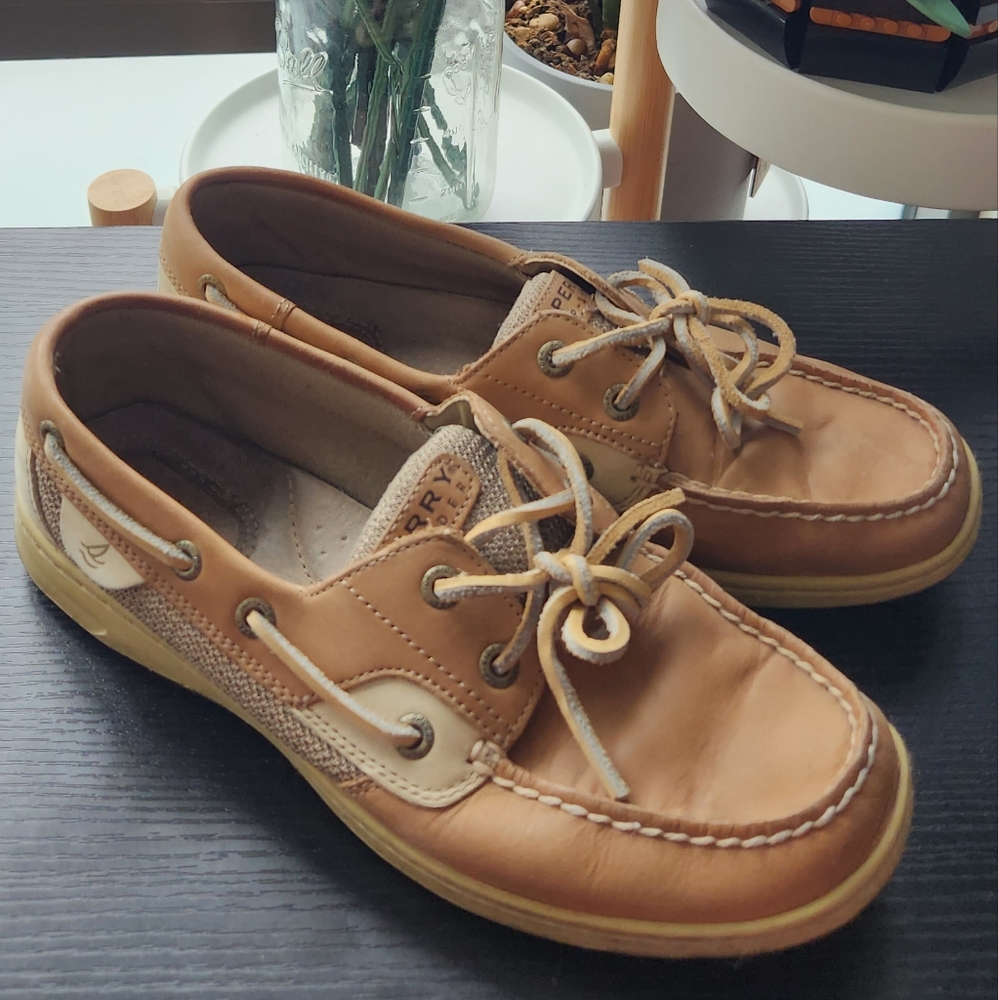 Women’s tan Sperry's (8)